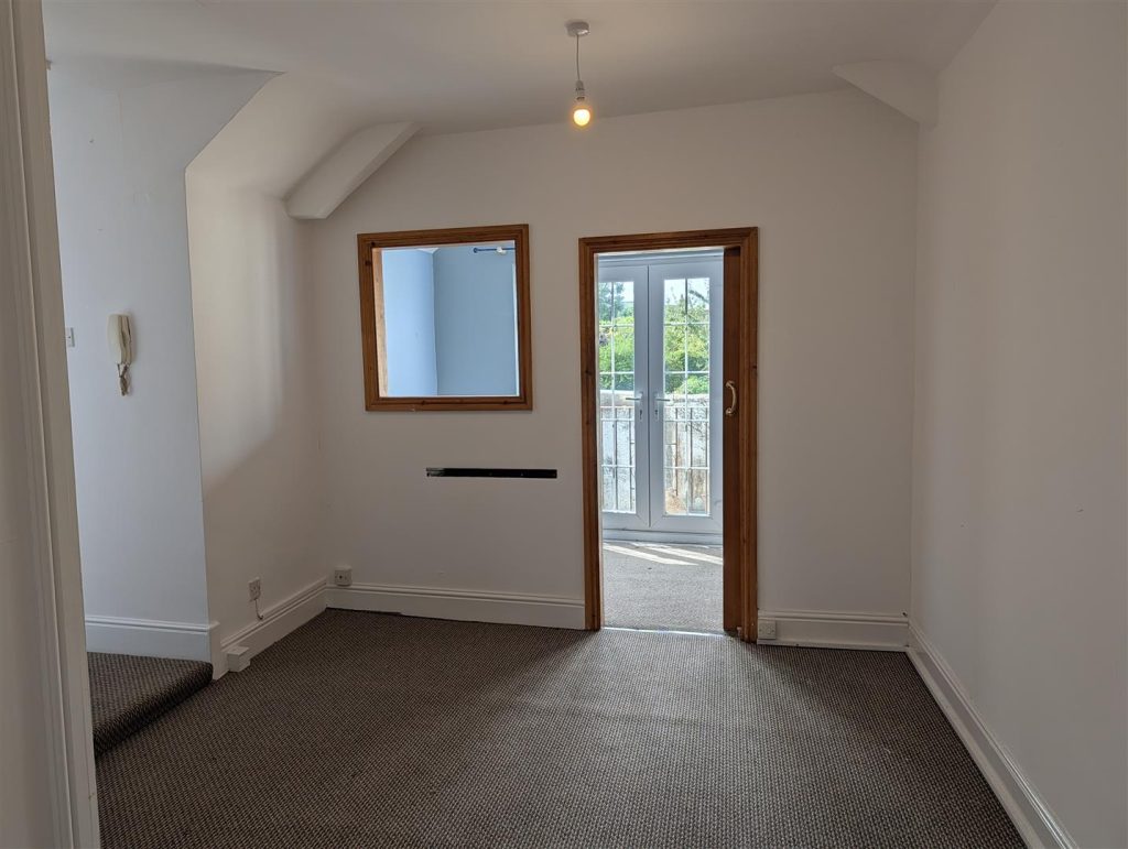 17 Market Street, Haverfordwest